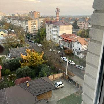 Продається 2-кімнатна квартира по вул. Незалежності, 5 (вул. Вавилова)