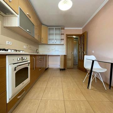 Лучаківського, 5