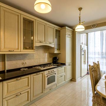 Двірська вул., 20