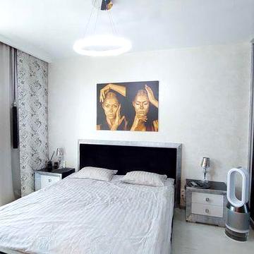 Трикімнатна з Люкс ремонтом ,технікою ,меблями.пр.Університетьський