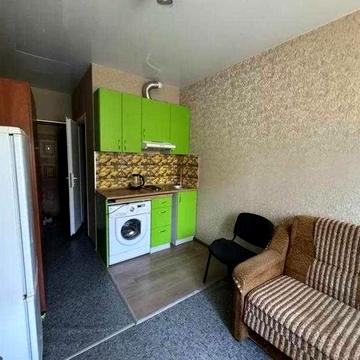 Продам квартиру -студию возле метро ХТЗ