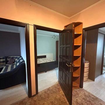 Академіка Глушкова просп., 25