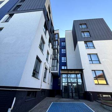 Продається 2-х кімнатна квартира по вул. Весела, район Старий Парк