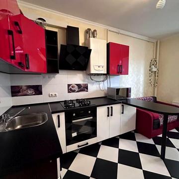 Виговського вул. (Суворова), 1-Ю