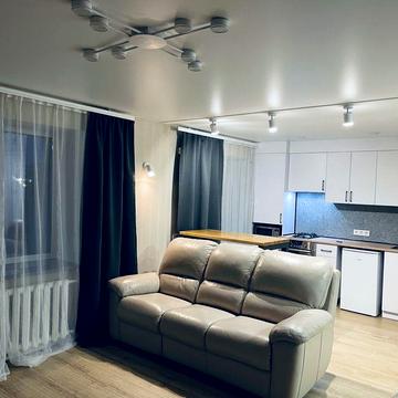 Квартира-студія, довгострокова оренда з 17.11, перша здача, центр