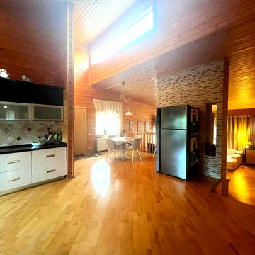 Нахімова вул., 5