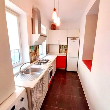 Центра, 4-комнатная в 2-х уровнях с новым ремонтом, автономный флигель