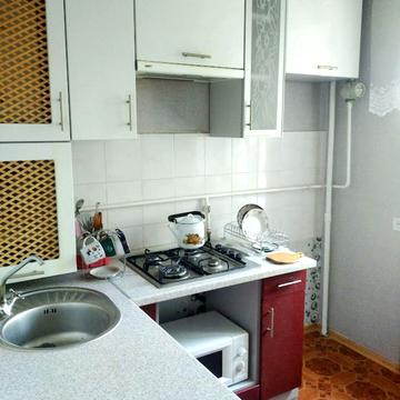 Тернопільська вул., 16