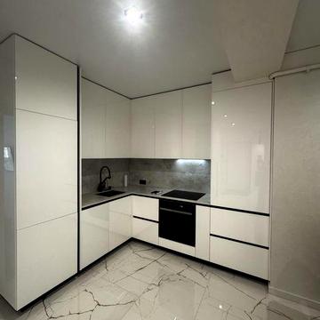 Вільна здається оренда  3 кімнатна квартира центр Компас Буковинська