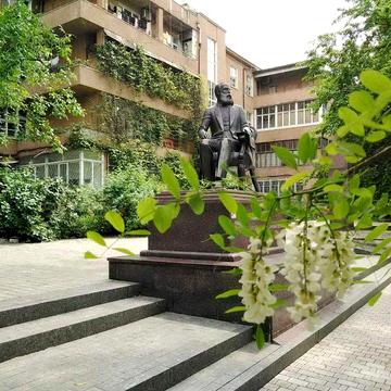 2-комнатная на Маразлиевской возле Парка и Моря в отличной Сталинке