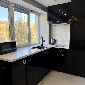 Мечникова вул. (Кловський), 8