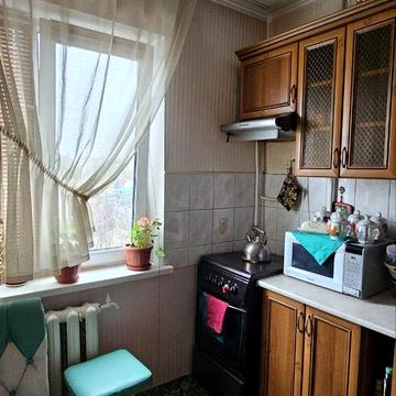 Квітнева вул., 15