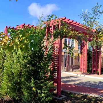 Таунхаус в центре Таирово с бассейном и патио зоной