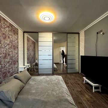 Продаж просторої 1-кімнатної квартири з кухнею-студією на вул. Щурата