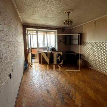 Продаж 2к квартири 58.9 кв м Печерськ, Поруч метро, Доглянутий будинок