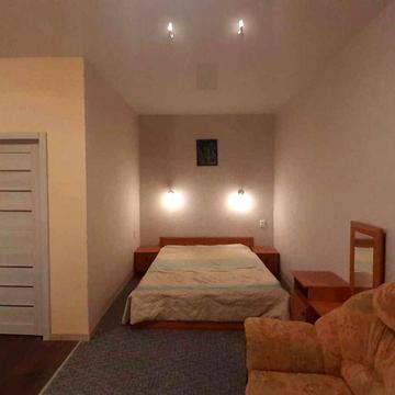 В аренду 1комнатная студия, Ивана Мазепы  Новый отреставрированный дом