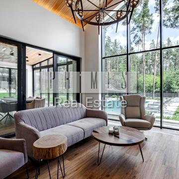 Центральна вул.