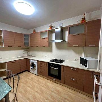 *Чудова 2-кімнатна квартира на вул.Заболотного Академіка