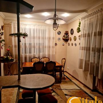 Руставелі вул.