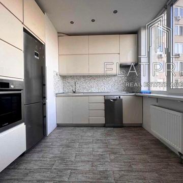 Валерія Лобановського просп., 150-Д