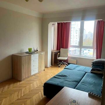 Оболонський просп., 15