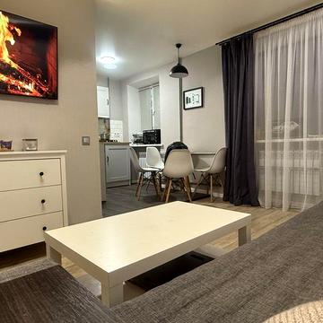 Продаж 2 кімн квартири 46 м2  центр м.Вишневе Зелена 6 ЖК Хрущовка