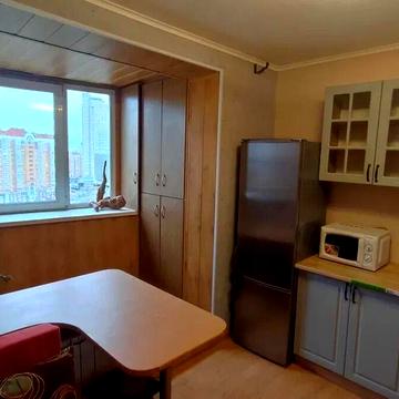 Володимира Івасюка просп. (Героїв Сталінграду), 9-А