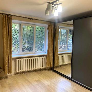 1 комнатная квартира на Черемушках Ремонт Срочно. Е -Відновлення