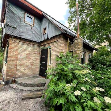 Продам будинок з ділянкою 8 соток в місті Буча біля озера