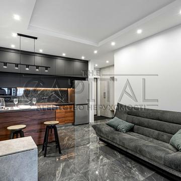 Зарічна вул., 4 к1