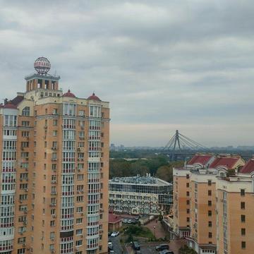 Володимира Івасюка просп. (Героїв Сталінграду), 6