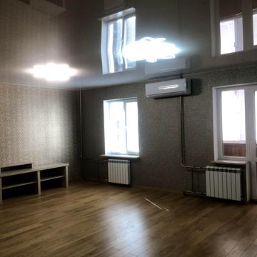 Анни Ахматової вул., 11