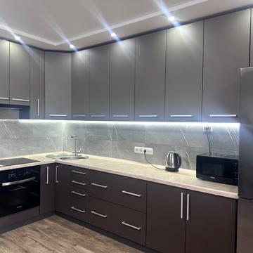 Дніпровська набережна вул., 18-Б