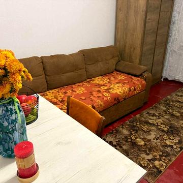 Затишна смарт-квартира з меблями та технікою