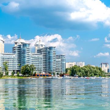 Раїси Окіпної вул., 18