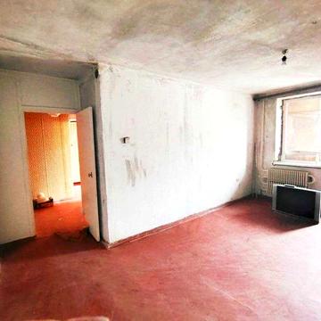 Продам 2-кімнатну квартиру під ваш ремонт.