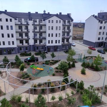 Академіка Сахарова вул., 11