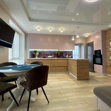 Європейська вул. (Червоноармійська), 10