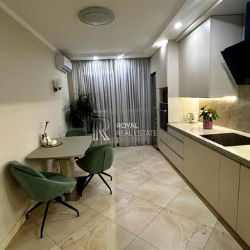 Предславинська вул., 40