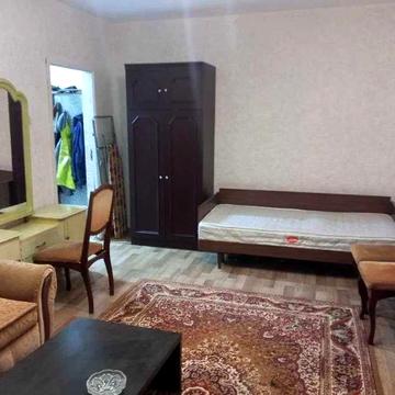 Оренда 2к квартири Святошинський Королева 12  І Дзюби (С. Сосніних)