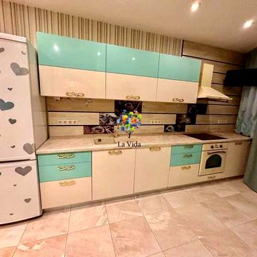 Анни Ахматової вул., 30