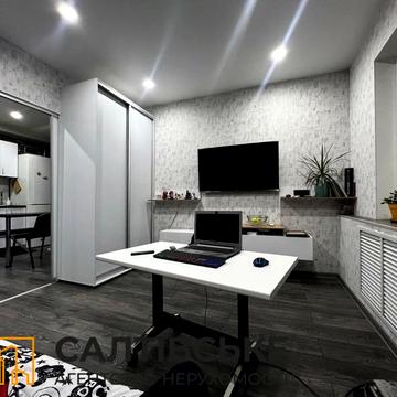 Матеріалістичний, 4