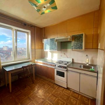 Миру вул., 90