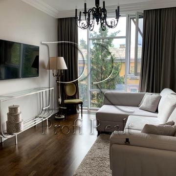 Авіаконструктора Антонова вул., 2-А