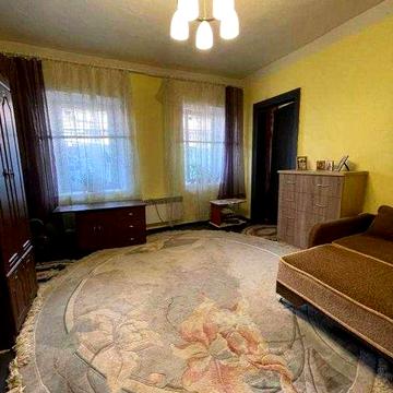 Продам 2-кімнатну квартиру з ремонтом на Олексіївській площі !