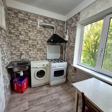 Сдаётся 1 ком. квартира по ул Космическая, 2/5