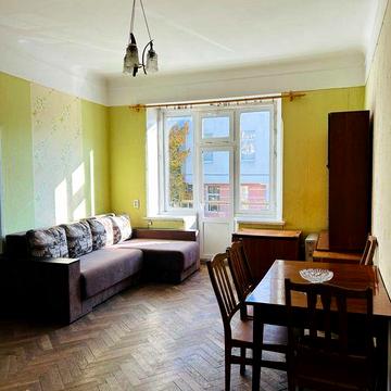 Простора двокімнатна квартира в центрі Луцька, вулиця Б. Хмельницького