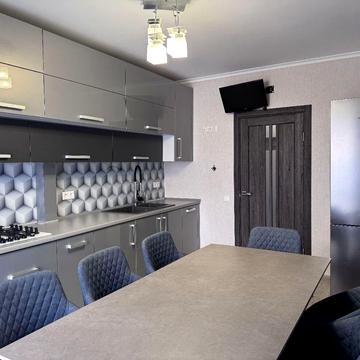 Василя Стуса вул., 42