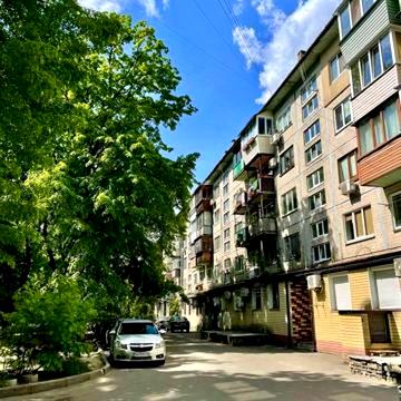 Романа Ратушного вул. (Волгоградська), 41