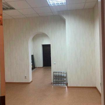 Оренда частини будинку в центрі міста (приміщення)